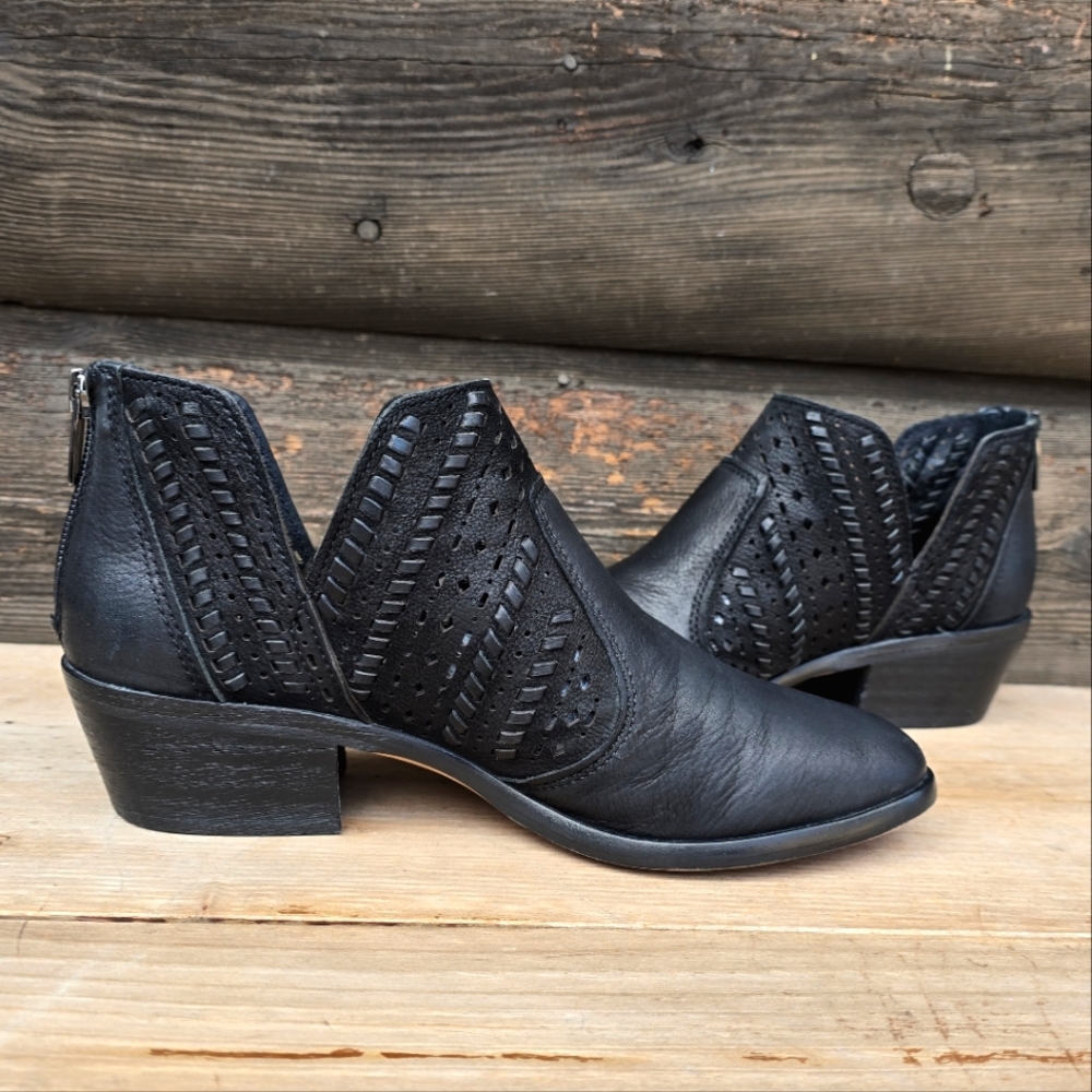 Vince Camuto Prasata Y2K Western Boho Black Suede Cut Out Ankle Boots 7.5M - Picture 5 of 16
